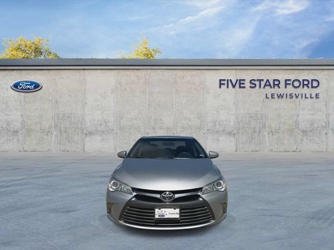 Used 2015 Toyota Camry XLE w/ Moonroof Package FWD image 3