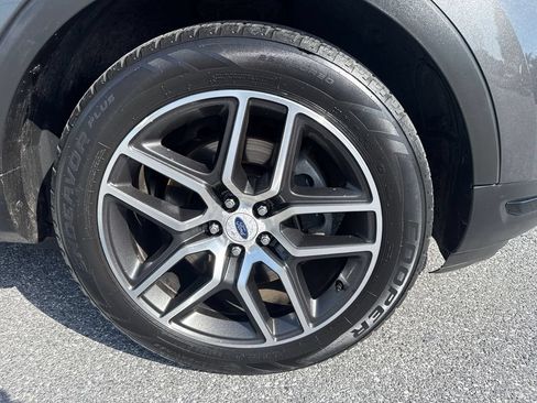 Used 2018 Ford Explorer Sport w/ Equipment Group 401A AWD/4WD image 34