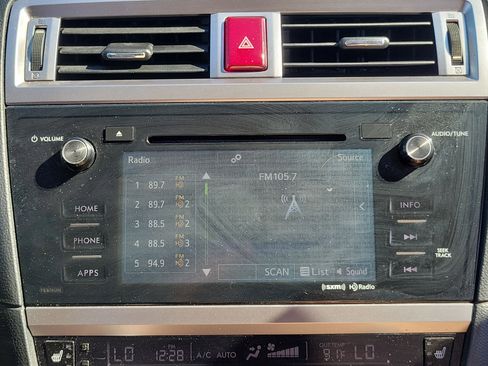 Used 2017 Subaru Outback 2.5i Limited image 17