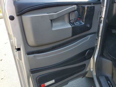 Used 2022 Chevrolet Express 2500 Extended w/ Enhanced Convenience Package RWD image 8