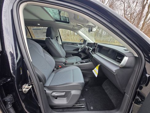 New 2026 Volkswagen Tiguan SE AWD/4WD image 10