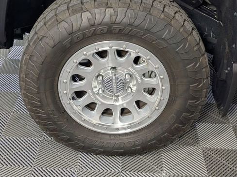 Used 2025 Toyota Tacoma TRD Off-Road w/ TRD Off Road Premium Package AWD/4WD image 8