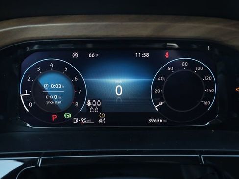 Used 2025 Volkswagen Atlas SE image 15