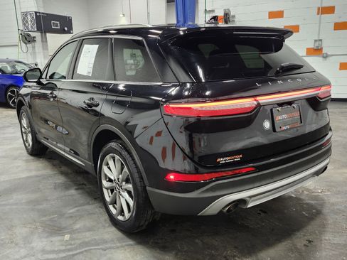 Used 2021 Lincoln Corsair AWD w/ Premium Package image 17