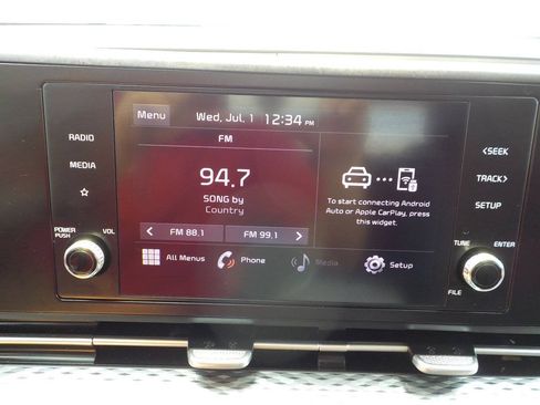 Used 2022 Kia Carnival LX FWD image 16