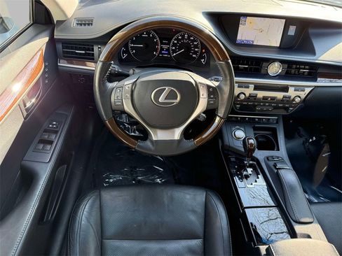 Used 2014 Lexus ES 350 w/ Luxury Package image 4