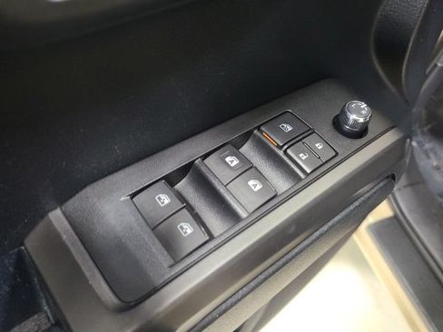Used 2017 Toyota Tacoma TRD Sport AWD/4WD image 19