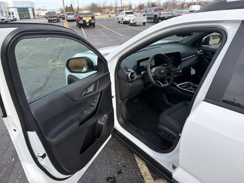 New 2026 Chevrolet Equinox LT w/ Convenience Package II image 9