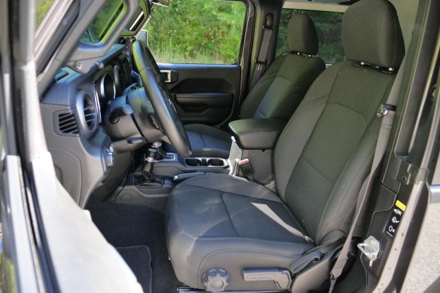 Used 2022 Jeep Wrangler Sport AWD/4WD image 3
