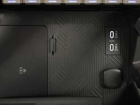 Used 2024 Toyota Tacoma Trailhunter image 32