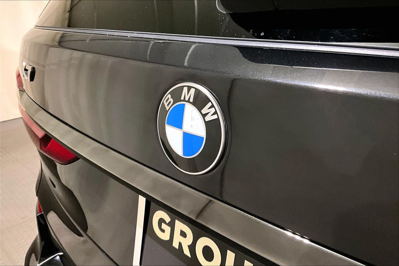 Used 2022 BMW X7 M50i AWD/4WD image 32