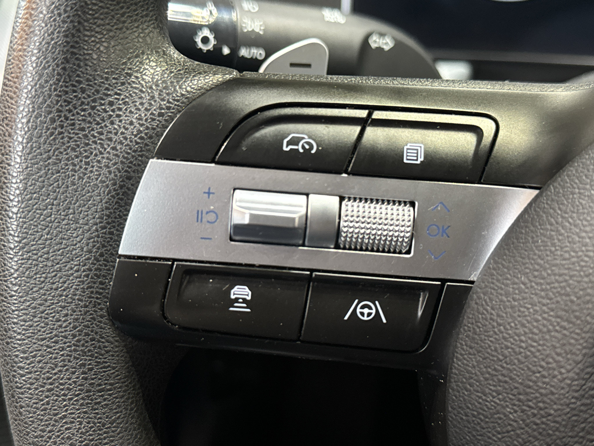 Used 2025 Hyundai Sonata SEL FWD image 21