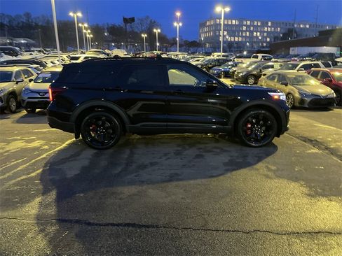 Used 2022 Ford Explorer ST w/ Equipment Group 401A image 7