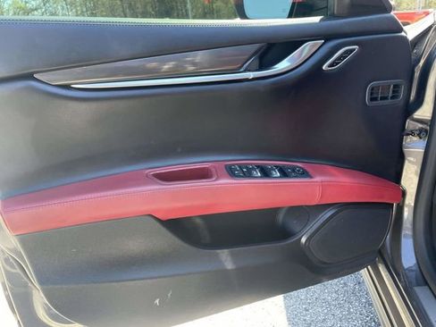 Used 2018 Maserati Ghibli image 16