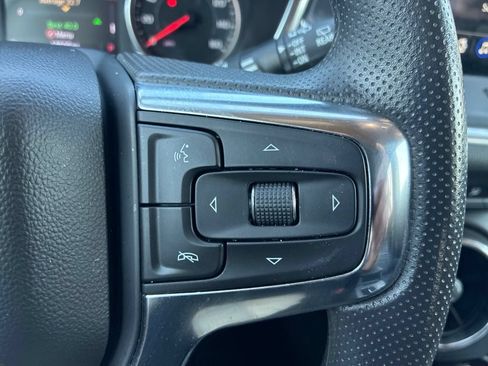 Used 2025 Chevrolet Blazer LT FWD image 8