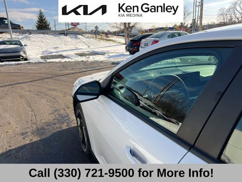 Certified 2025 Kia K4 EX image 25