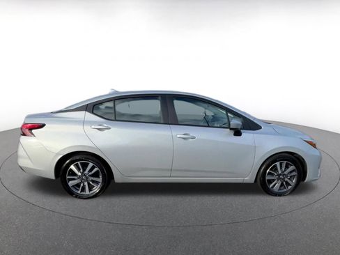 Used 2025 Nissan Versa SV image 16