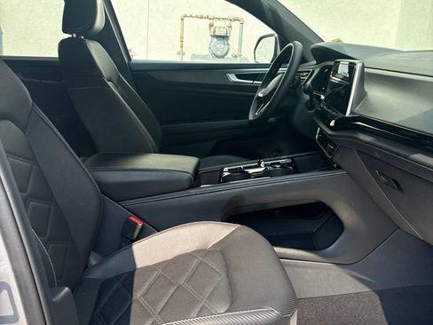Used 2024 Volkswagen Atlas Cross Sport SE AWD/4WD image 22