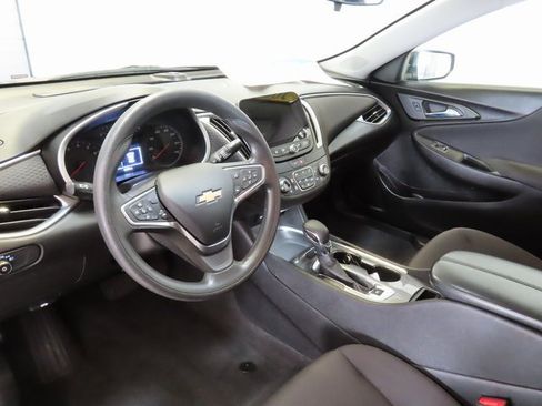 Used 2023 Chevrolet Malibu LT image 4