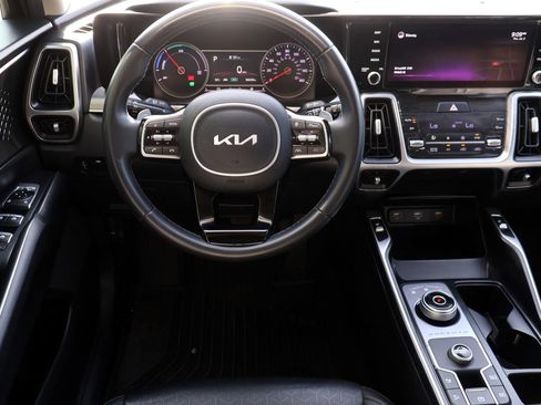 Used 2022 Kia Sorento S FWD image 15