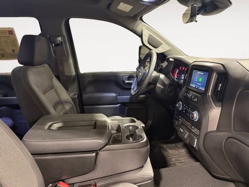 Used 2024 Chevrolet Silverado 2500 Custom w/ Custom Value Package AWD/4WD image 16