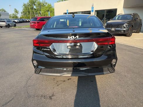 Certified 2023 Kia Forte LXS FWD image 8