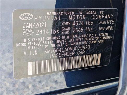 Used 2021 Genesis G70 2.0T RWD image 24
