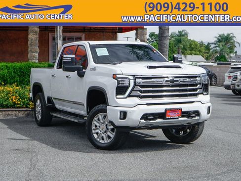 Used 2024 Chevrolet Silverado 2500 High Country w/ High Country Premium Package AWD/4WD image 1