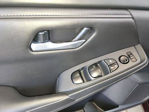 Certified 2025 Nissan Sentra SV FWD image 29