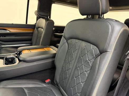 Used 2022 Jeep Grand Wagoneer Series III w/ Rear Seat Video Group 1 image 33