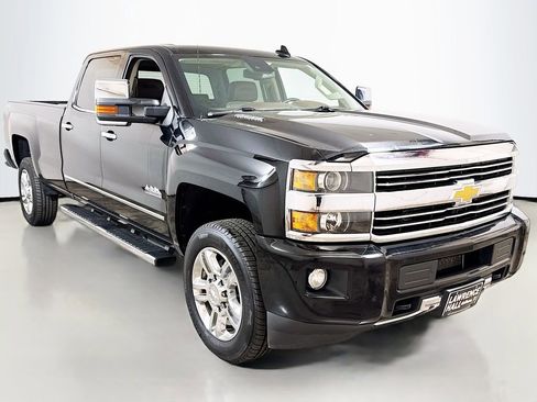 Used 2016 Chevrolet Silverado 2500 High Country w/ Duramax Plus Package AWD/4WD image 3
