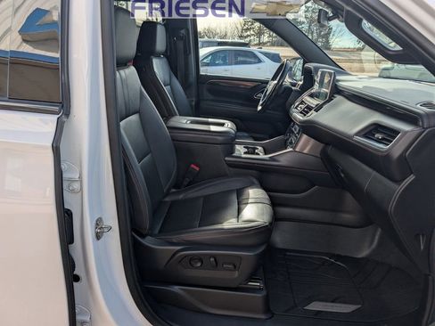 Used 2022 Chevrolet Suburban RST w/ Luxury Package image 23