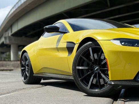 Used 2020 Aston Martin V8 Vantage Coupe RWD image 2