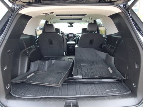 Used 2019 Chevrolet Traverse LT w/ LPO, Blackout Package AWD/4WD image 16