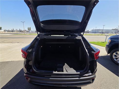 Used 2024 Chevrolet Trax RS w/ Sunroof Package FWD image 9