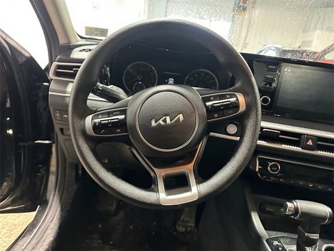 Used 2023 Kia K5 LXS image 15