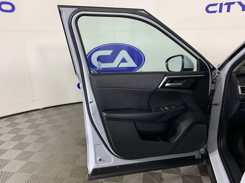 Used 2024 Mitsubishi Outlander SE image 13