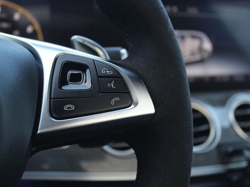 Used 2018 Mercedes-Benz E 63 AMG S image 33