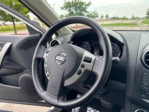 Used 2013 Nissan Rogue SV w/ Premium Pkg FWD image 19