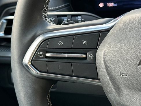 Used 2024 Chevrolet Traverse LT image 27