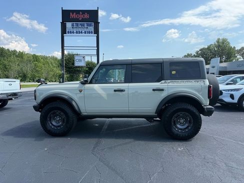New 2025 Ford Bronco Badlands image 7