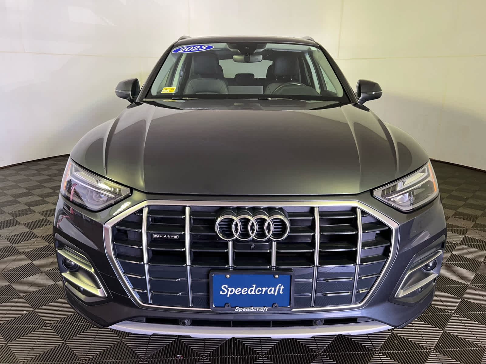 Used 2023 Audi Q5 2.0T Premium Plus w/ Premium Plus Package AWD/4WD image 2