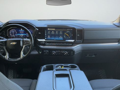 Certified 2025 Chevrolet Silverado 1500 LT RWD image 11