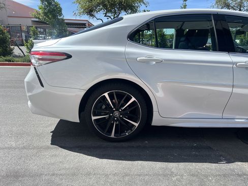 Used 2018 Toyota Camry XSE image 8