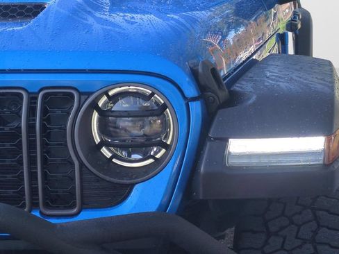 Used 2024 Jeep Gladiator Mojave w/ Safety Group AWD/4WD image 23