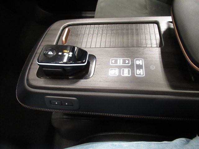 Used 2023 Nissan Ariya FWD image 35