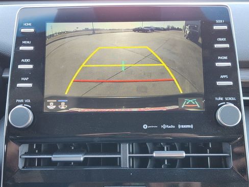 Used 2019 Toyota Avalon XLE image 21