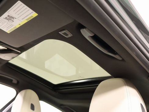 New 2026 BMW 330i Sedan w/ M Sport Package image 16