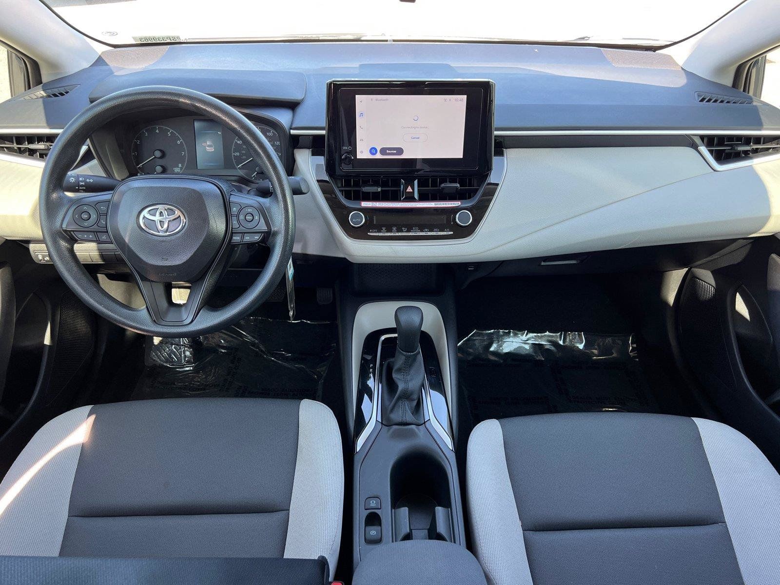 Used 2025 Toyota Corolla LE FWD image 22