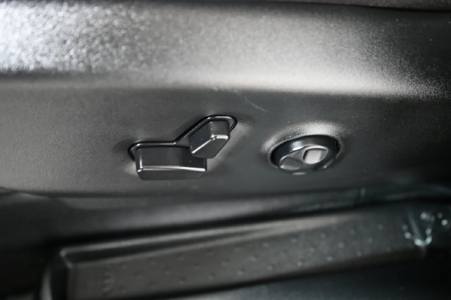 Used 2025 Chrysler Pacifica Select FWD image 24